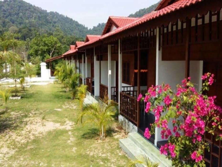 Pangkor Waterfall Beach Resort Kampung Teluk Nipah Exterior foto